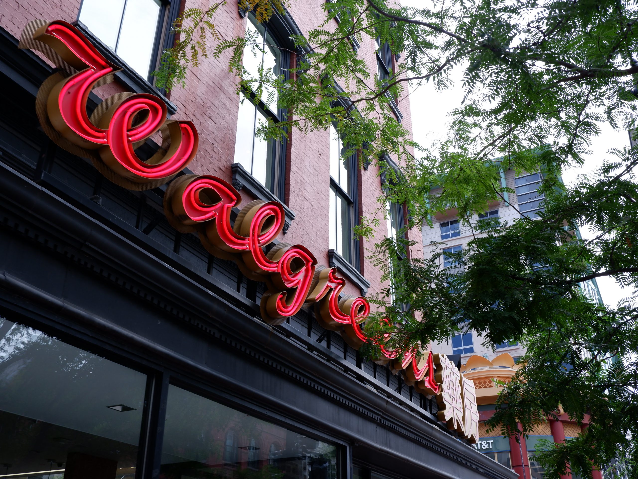 Does Walgreens do Cash Back?